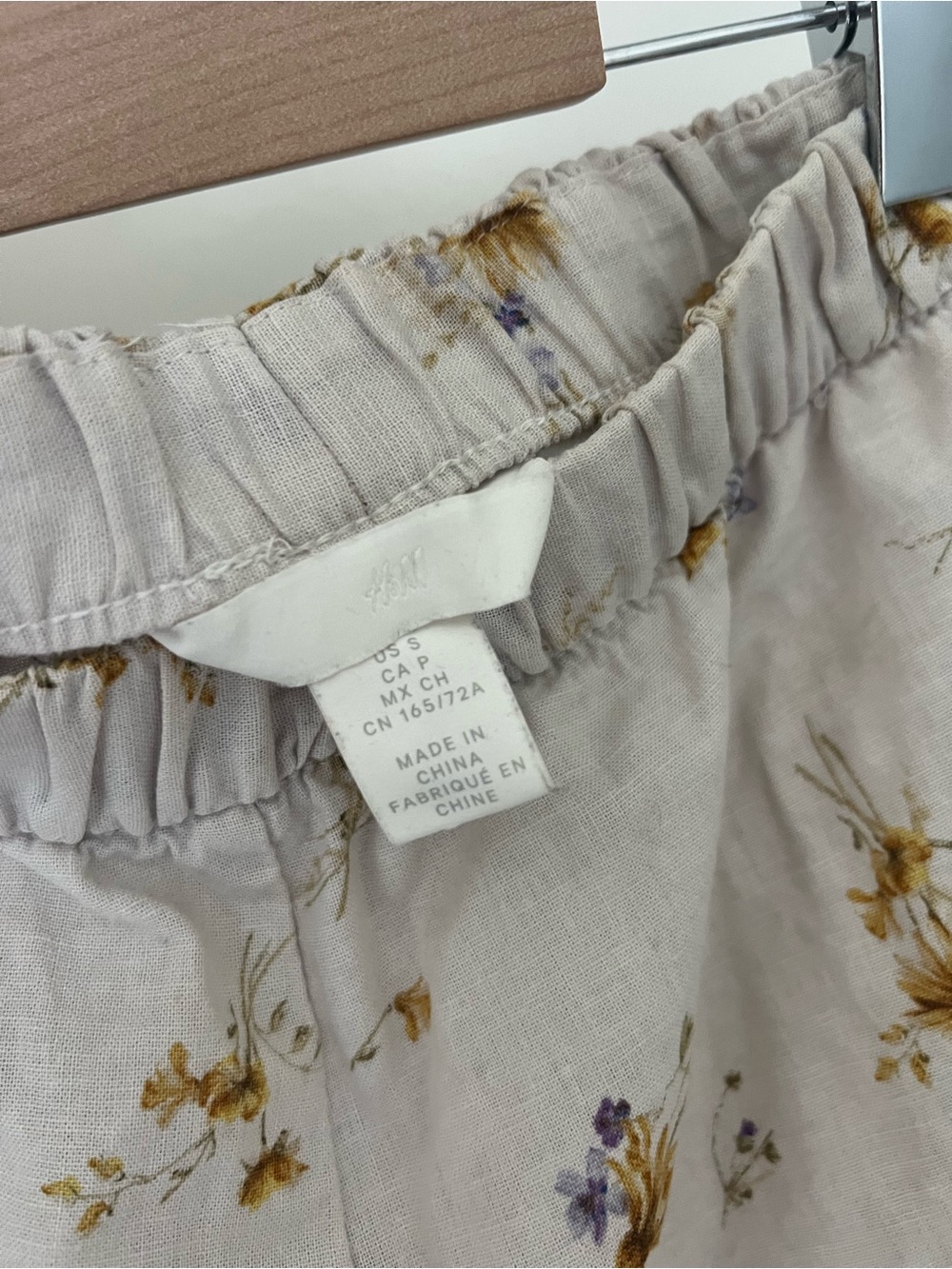 H&M High-Rise Linen-Blend Shorts - Picture 3 of 6